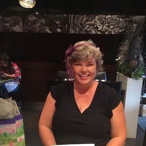 Meet your Posher, Andrea